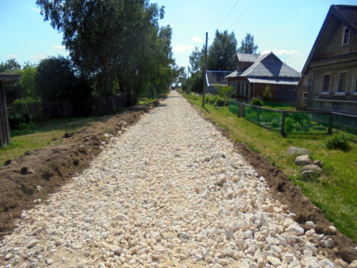 В деревне Крутцы обновляют дорогу