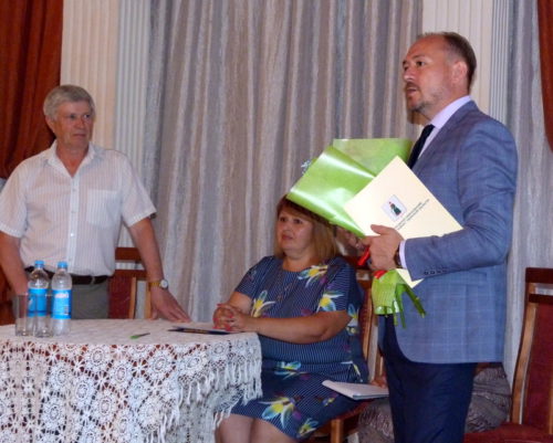 Виктор Хотулёв вывел старичан на прогулку