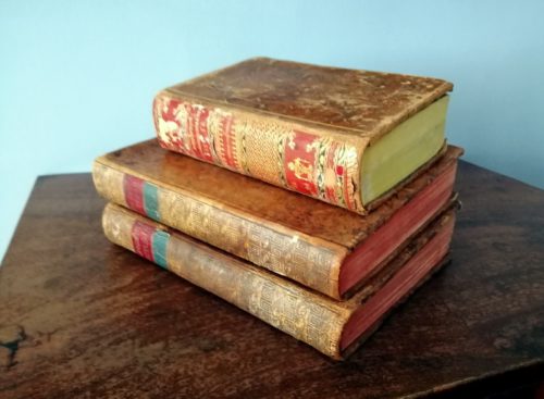 «На книге каждое пятно - немой свидетель о заслуге»