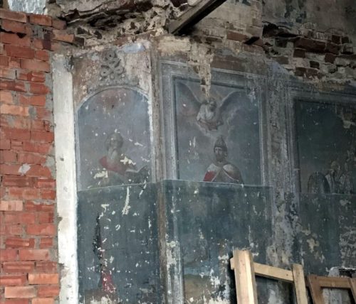 Под взором Сына Божьего