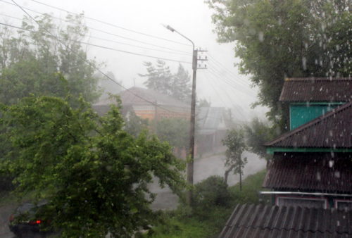 Утром возможны гроза и усиление ветра