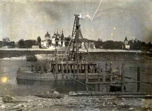 Строительство временного моста. 1937 год. Старица - порт пяти морей