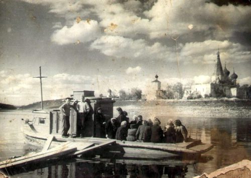 "Буревестник", 1950 год. Это судно затонуло через несколько лет. Старица - порт пяти морей