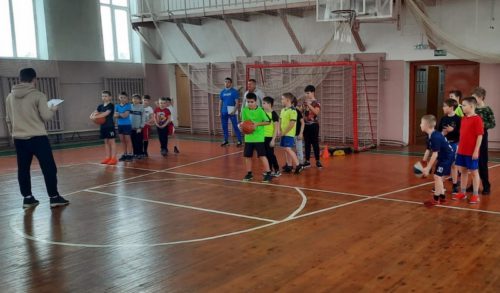 Юные спортсмены вышли на праздничные старты