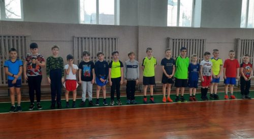 Юные спортсмены вышли на праздничные старты