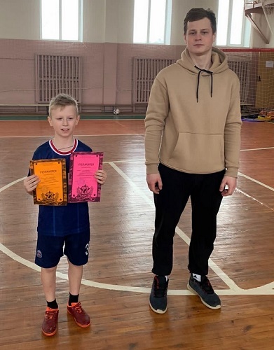 Юные спортсмены вышли на праздничные старты