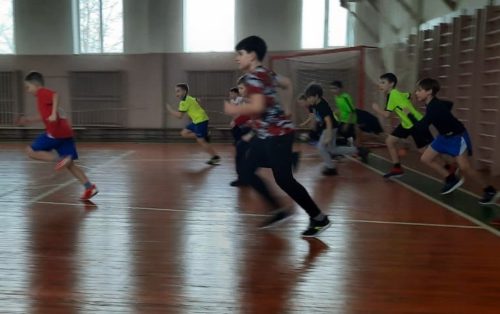 Юные спортсмены вышли на праздничные старты