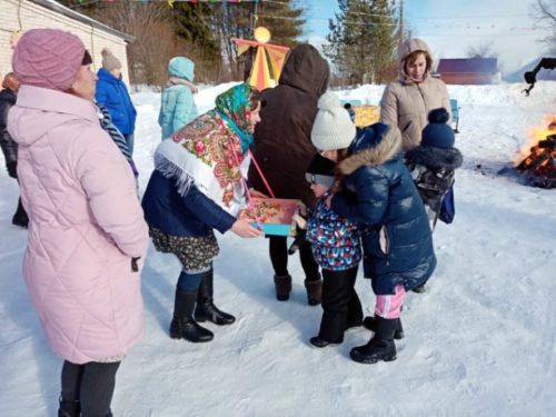 В Бабине проводили Масленицу