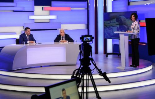 Губернатор Игорь Руденя и руководитель фракции «Единая Россия» в Государственной Думе РФ Владимир Васильев ответили на актуальные вопросы жителей Верхневолжья в прямом эфире телеканала «Россия 24» Тверь