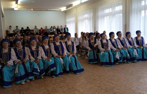 Хор «Ветеран» в гостях у студентов