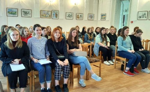 Студенты погрузились в Серебряный век