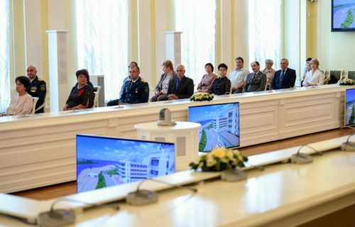 Игорь Руденя в преддверии Дня России вручил государственные и региональные награды жителям Тверской области