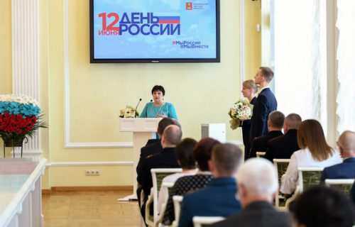 Игорь Руденя в преддверии Дня России вручил государственные и региональные награды жителям Тверской области