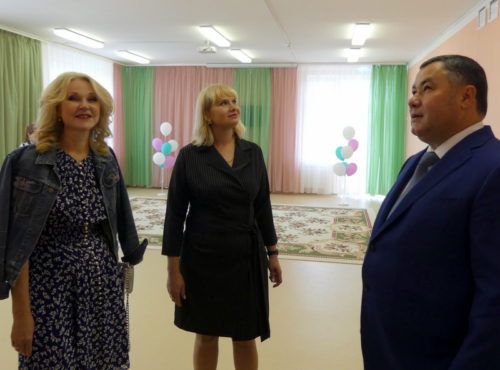 Строительство поликлиники идёт полным ходом, а «Карамелька» живёт на радость детям