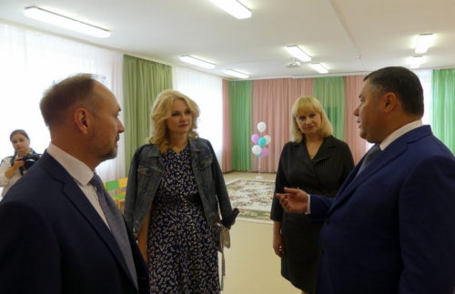 Строительство поликлиники идёт полным ходом, а «Карамелька» живёт на радость детям