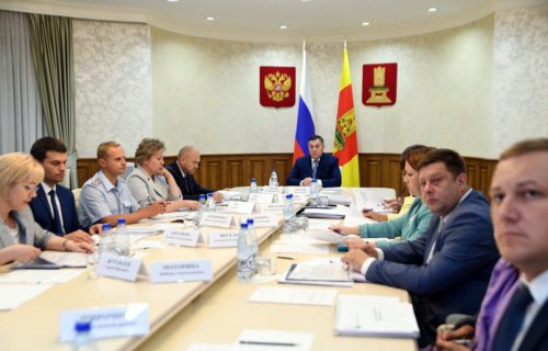 В Тверской области единовременные региональные выплаты к новому учебному году получат более 40 тысяч работников образовательных учреждений
