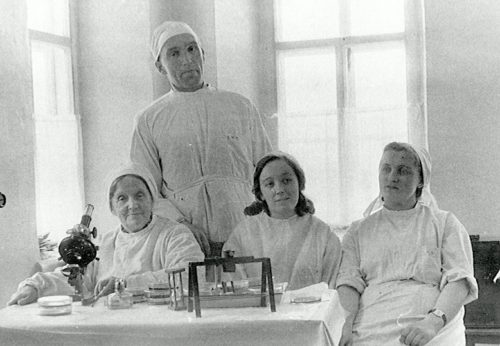 В лаборатории Старицкой больницы на ул. Пролетарской (Захарова), 64