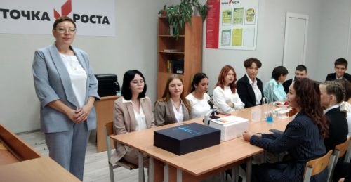 Емельяновская школа отметила полувековой юбилей