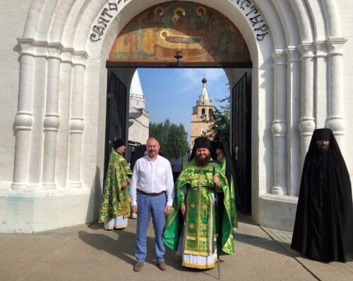 Волжский Крестный ход в Старице