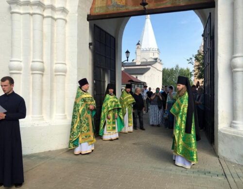 Волжский Крестный ход в Старице