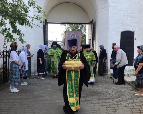 Волжский Крестный ход в Старице