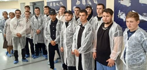 Дорога на завод начинается в колледже