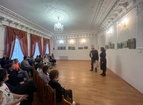 В Старице открылась выставка «Волга больших да малых городов»