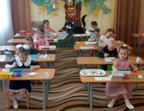 Дошколята рисовали сказку