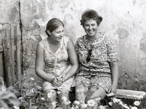 Соседи Татьяна Медведева и Татьяна Филиппова, 1969 год