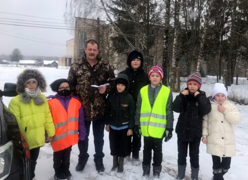 Паньковские школьники еще раз напомнили водителям и родителям о правилах безопасности