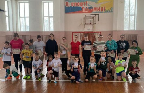 Мам поздравили по-спортивному