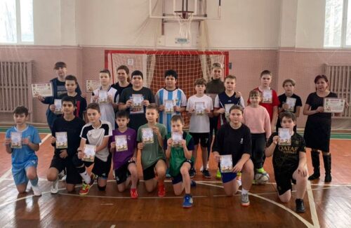 Мам поздравили по-спортивному