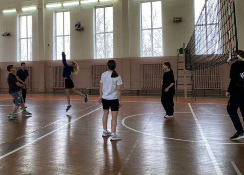 В спортивной школе прошёл турнир по волейболу