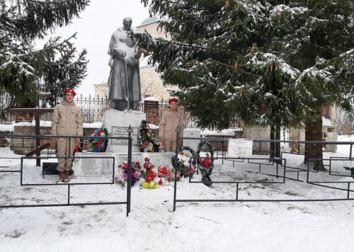 «Имя твоё неизвестно, подвиг твой бессмертен»