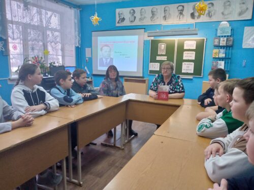 Творчеству Виктора Курочкина красновские школьники посвятили целый учебный день