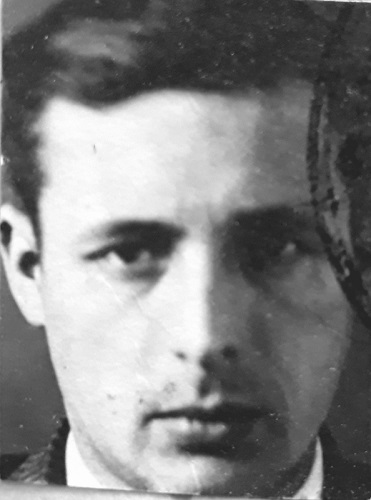Матвей Иванович Смирнов, фото из военного билета, дата съёмки не позднее 1948 года, семейный архив