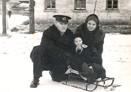 Сергей и Тамара Копьевы с дочкой Таней, 1960 год
