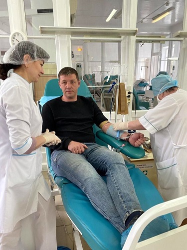 Жители Твери сдают кровь для пострадавших в результате трагедии, произошедшей в ТЦ «Крокус Сити Холл»