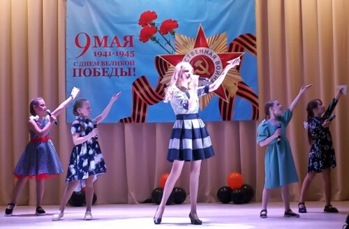 Этих дней не смолкнет слава!