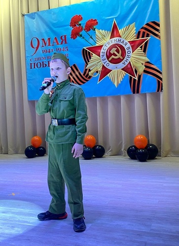 Этих дней не смолкнет слава!