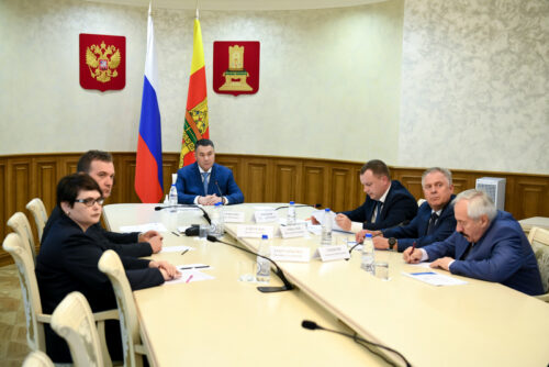 Губернатор Игорь Руденя определил дополнительные меры и поставил задачи по вопросам реализации региональной адресной программы по переселению граждан из аварийного жилого фонда