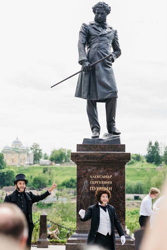 Венок Поэту