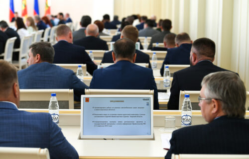 Повышение доступности территорий, ремонт площадок возле больниц и школ в округах: Губернатор Игорь Руденя определил приоритеты развития дорожного хозяйства Тверской области