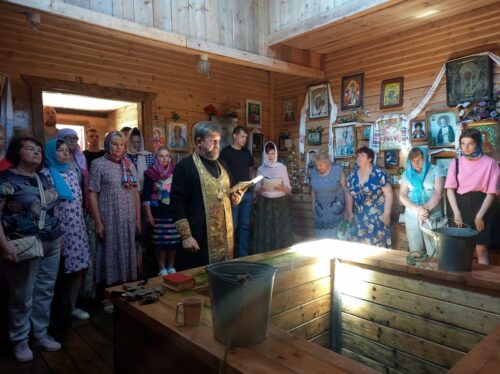 Водосвятие на святом источнике святого Пророка, Предтечи и Крестителя Господня Иоанна