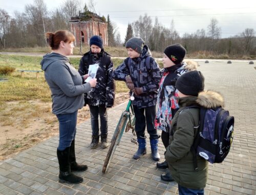 В Бабине позаботились о синичках