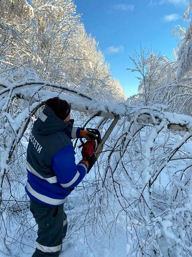 В Тверской области после завершения основного объёма восстановления электроснабжения продолжаются работы по точечному подключению потребителей