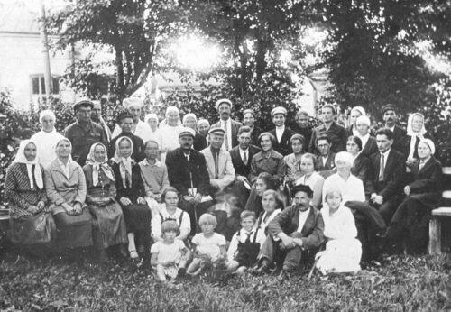 Во дворе Старицкой больницы, 1932 год