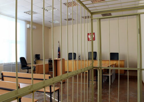 Суд заключил под стражу гражданина, подозреваемого в неправомерном завладении автомобилем без цели хищения