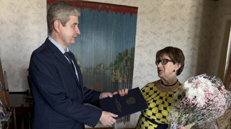 Благополучия и мирного неба над головой!