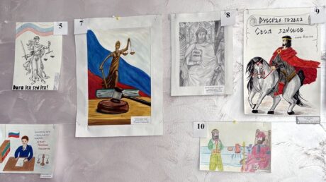 В районном суде подводят итоги конкурса рисунков